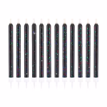 Douasprezece lumanari magice negre decorate cu puncte de sclipici multicolor aliniate vertical impreuna cu suporturile albe