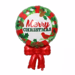 Balon din folie metalizată având o parte superioară rotundă cu fundal alb și mesajul Merry Christmas, încadrat de o margine tip coroniță cu crenguțe, conuri de brad și o pasăre roșie, având atașată în partea inferioară o fundă roșie voluminoasă