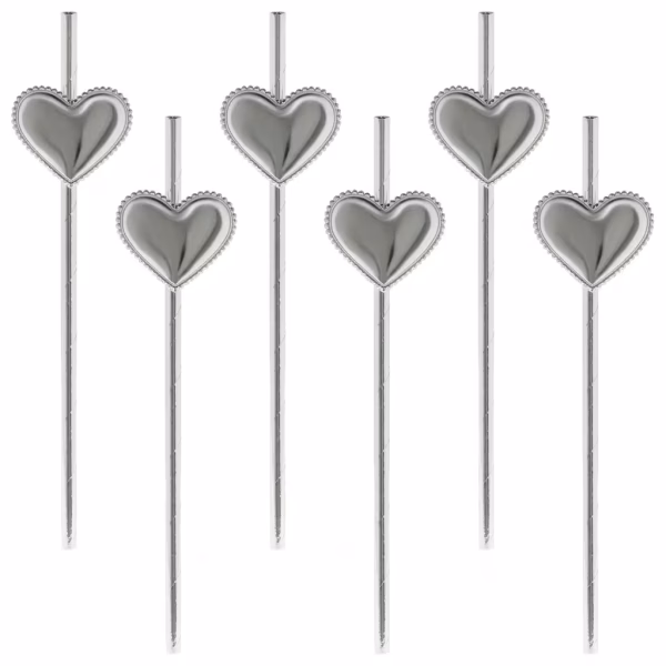 Set de 6 paie lungi argintii pentru bauturi, fiecare fiind decorat in partea superioara cu un ornament in forma de inima argintie texturata
