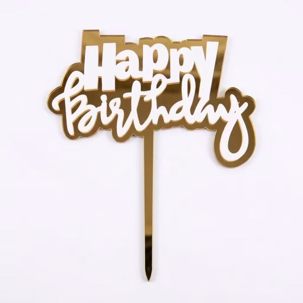 Topper de tort din acril tip oglinda aurie cu mesajul Happy Birthday intr-un design combinat de fonturi si contur decupat, prevazut cu o tija de fixare integrata